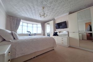 Bedroom- click for photo gallery